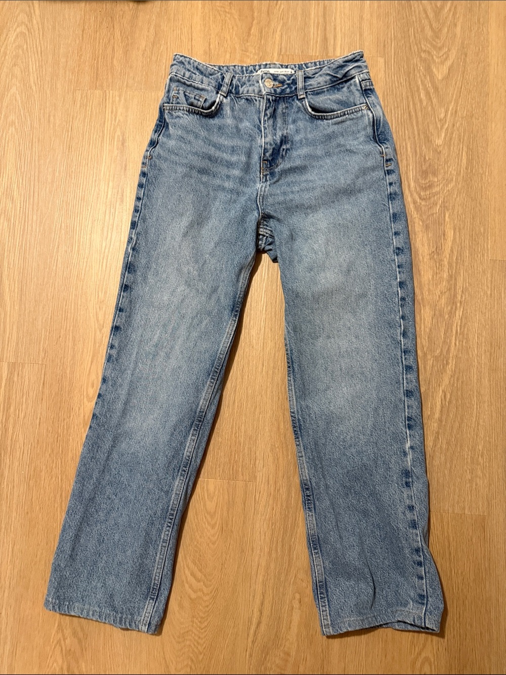 Zara Women's Cropped Straight Leg Jeans - Medium Blue Wash